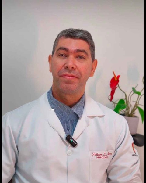 Dr. Jailson Silva Alves, nefrologista e Responsável Técnico Médico da Apoena Saúde