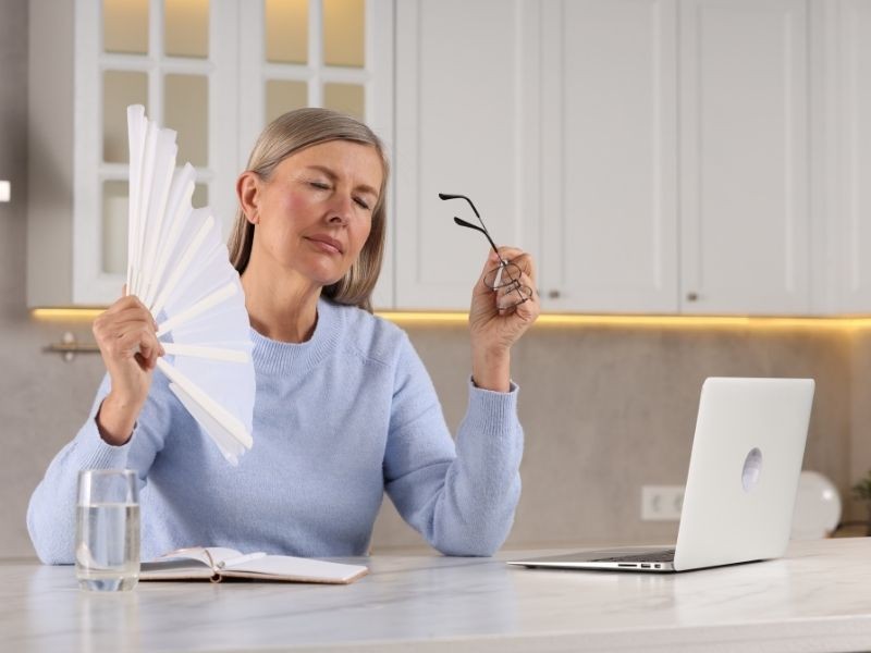 Menopausa sem Tabu: Um Guia Completo Sobre Sintomas e Tratamentos