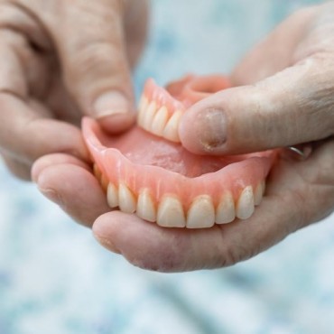 Prótese Total Dentária (Dentadura) em São Tomé